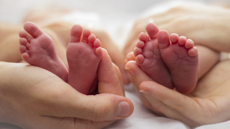 Twins-born-in-lockdown-named-Corona-and-Covid